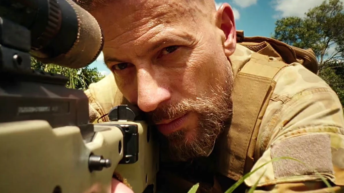 Seven Snipers filme 2026 final explicado crítica